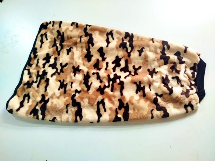 chaleco polar soft estampado marrón militar