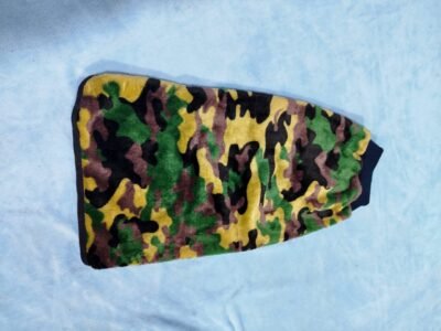 chaleco polar soft estampado para perros militar verde y amarillo atras