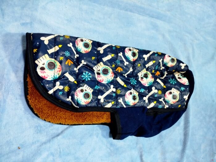 Chaleco matelasse con corderito para perros azul con calaveritas