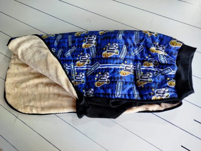 Chaleco para perros selección argentina matelasse con corderito azul interior