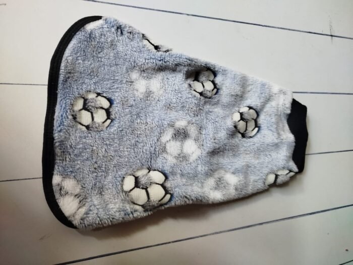 chaleco polar luminoso para perros con pelotas que brillan en la oscuridad gris/futbol atras